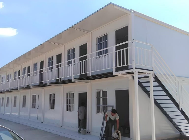 Thi công nhà trọ lắp ghép khung thép 2 tầng chỉ trong 15 ngày