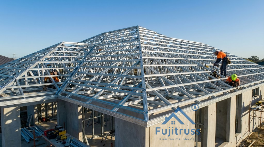 Kết cấu dạng giàn không gian giúp thép G550 chịu lực tốt dù trọng lượng nhẹ